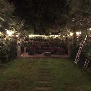 Lippi 42 Single Room's In With Garden Affittacamere